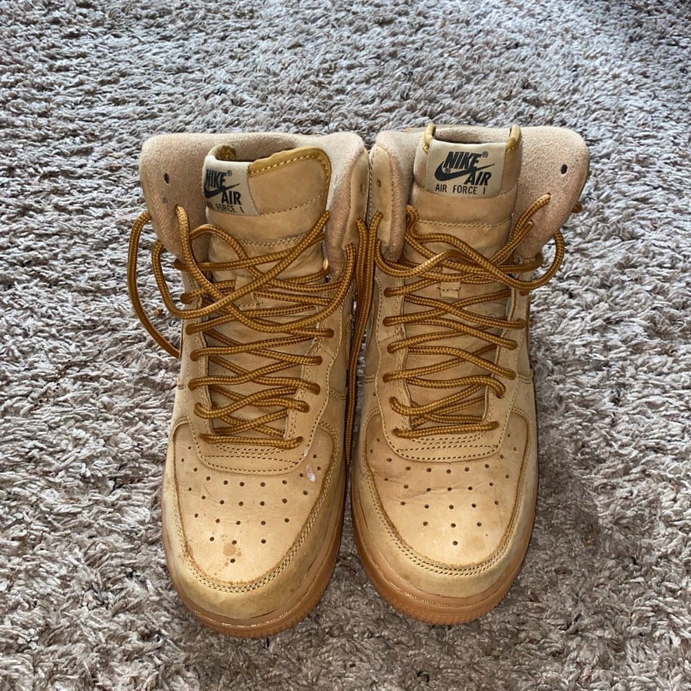 Nike wheat